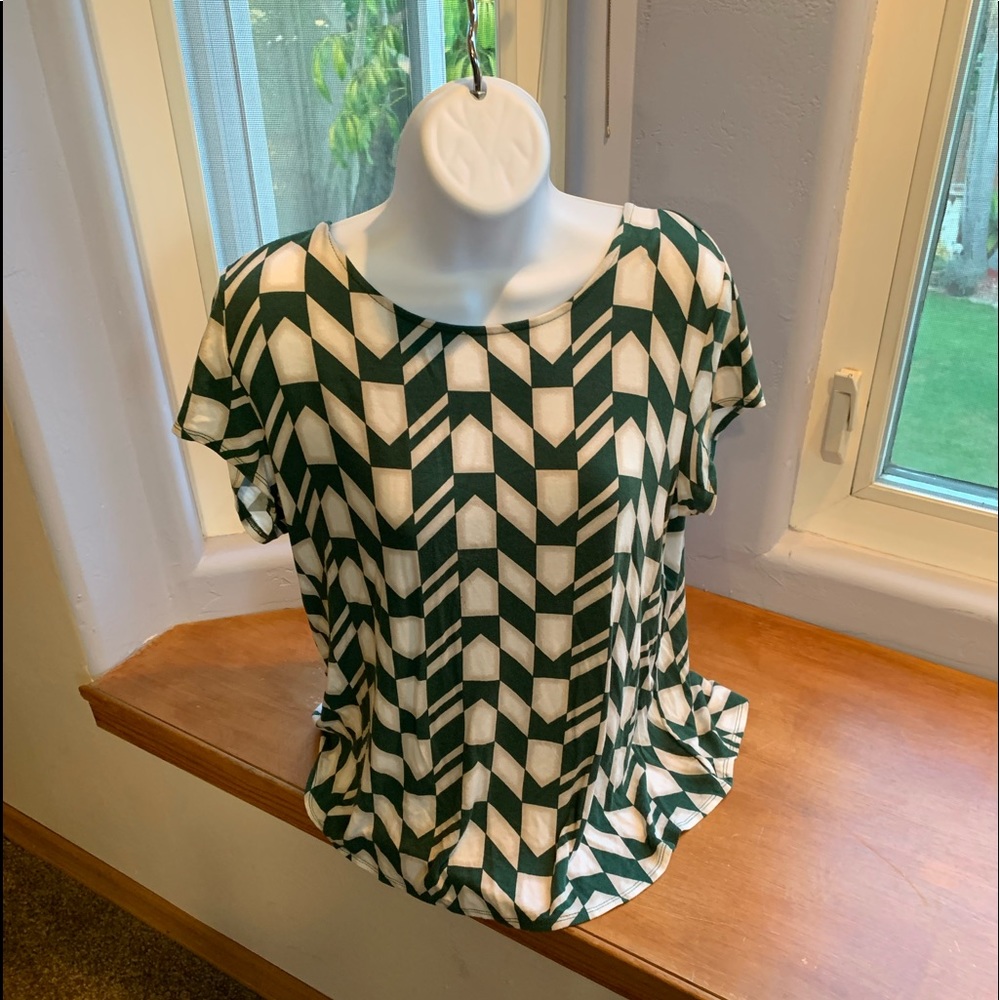 Alfani PL Green/Beige geometric designs, cute top.